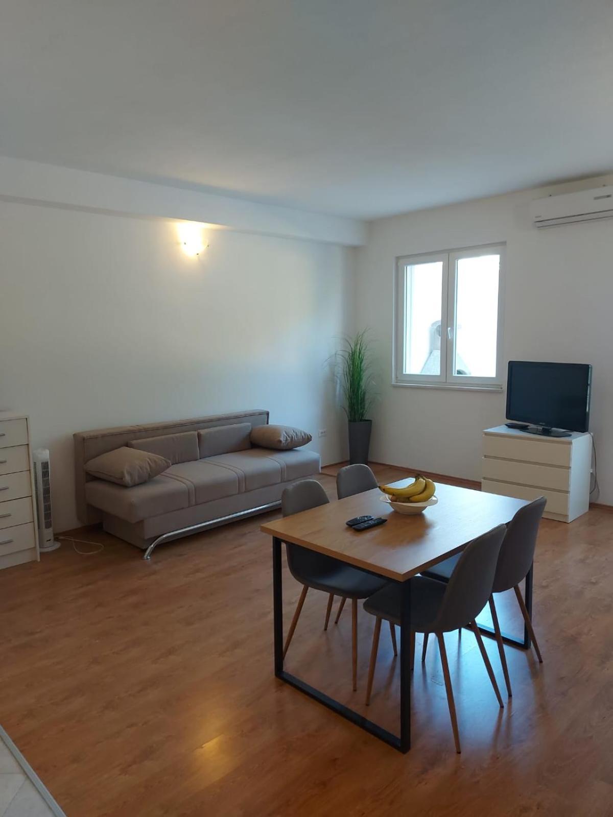 Apartmani Neva Makarska Esterno foto