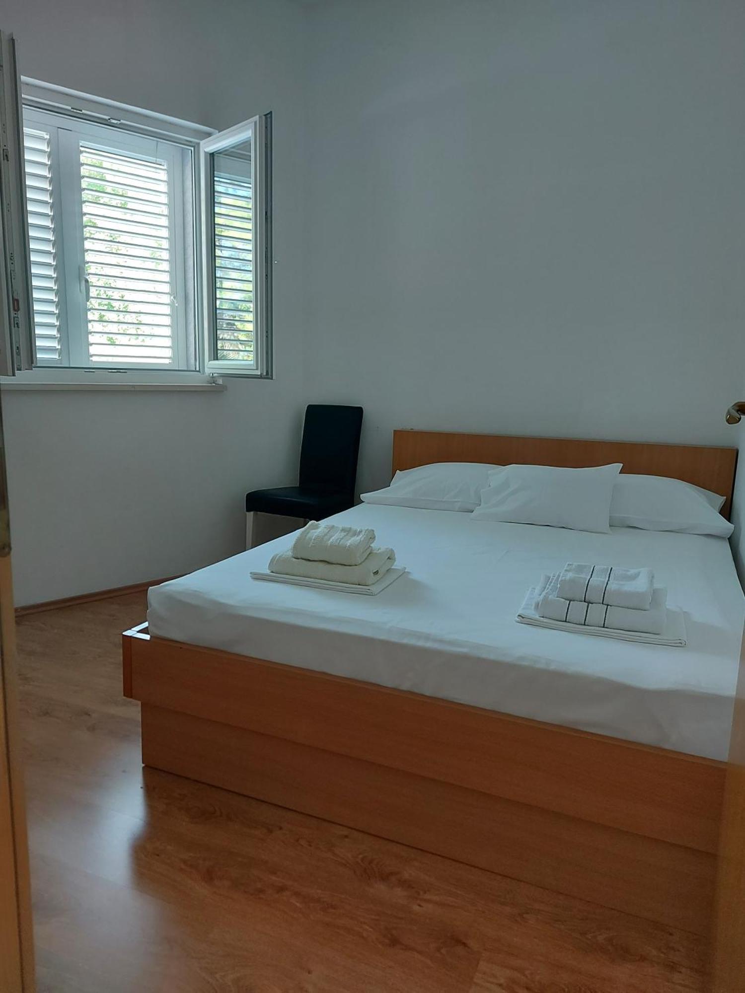 Apartmani Neva Makarska Esterno foto