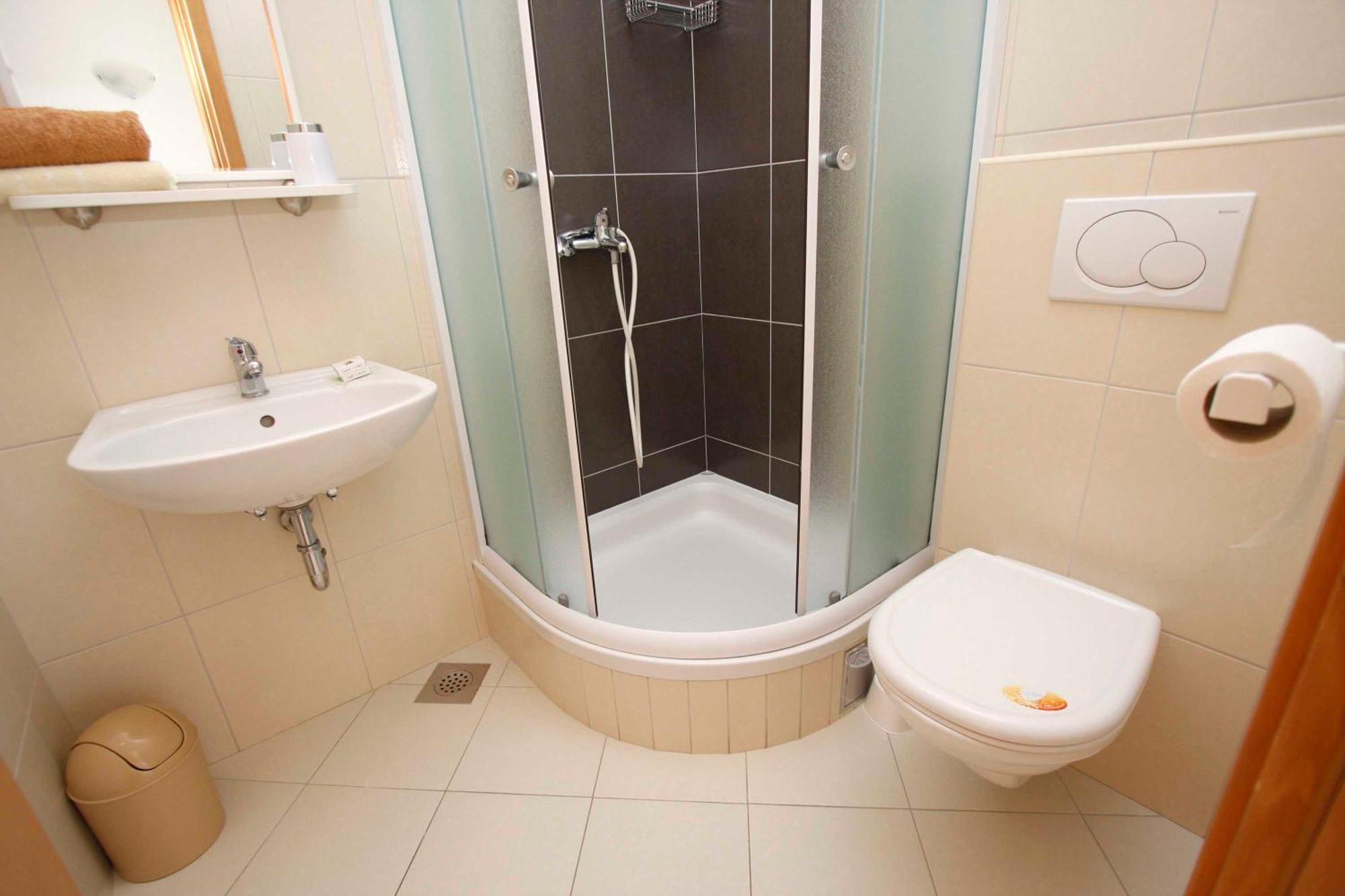 Apartmani Neva Makarska Esterno foto