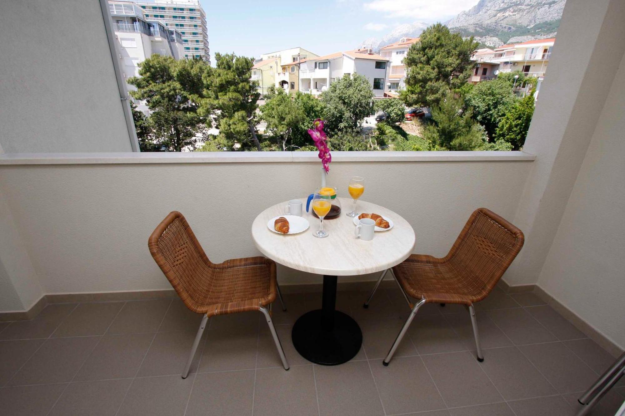 Apartmani Neva Makarska Esterno foto