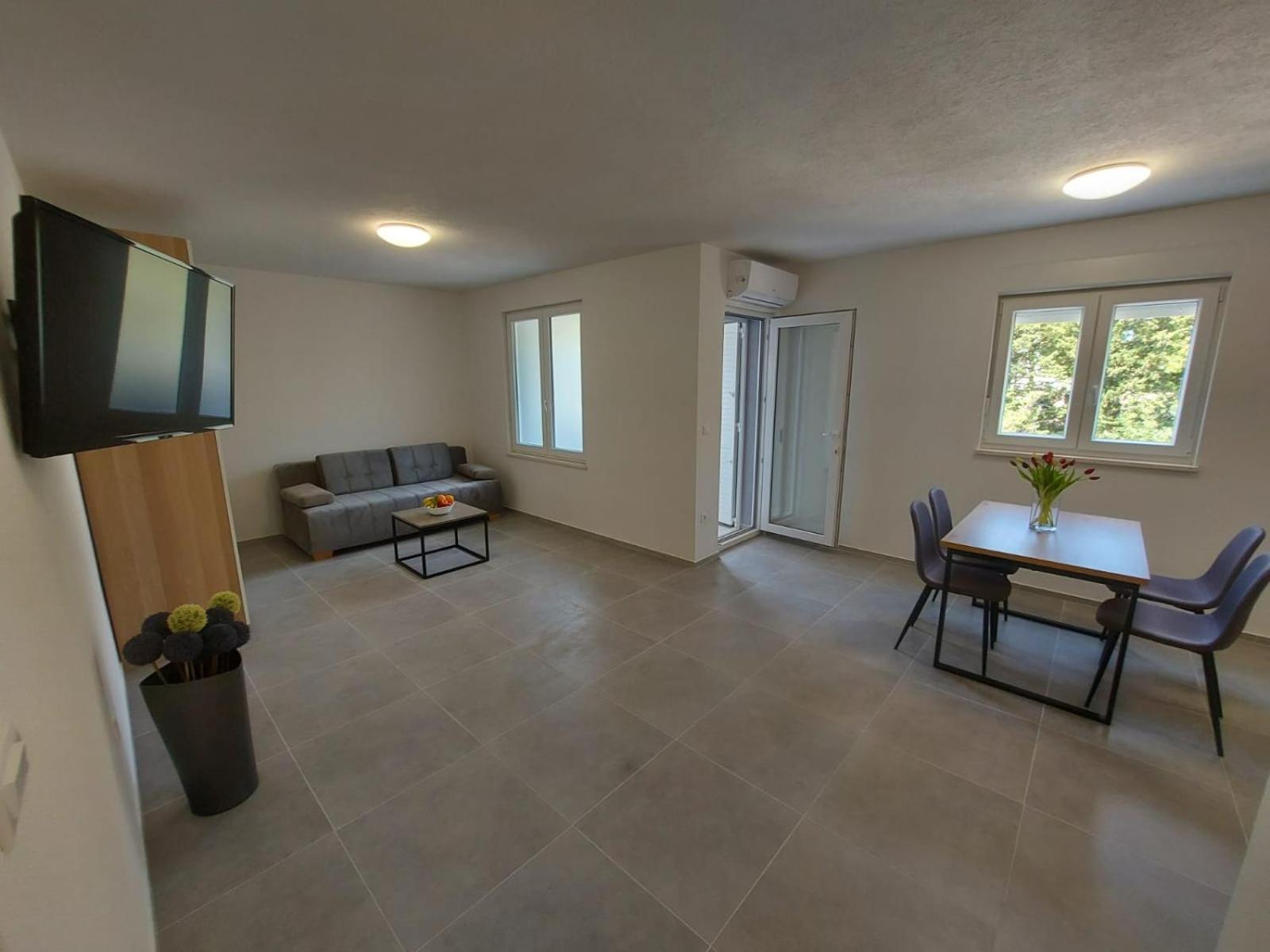 Apartmani Neva Makarska Esterno foto