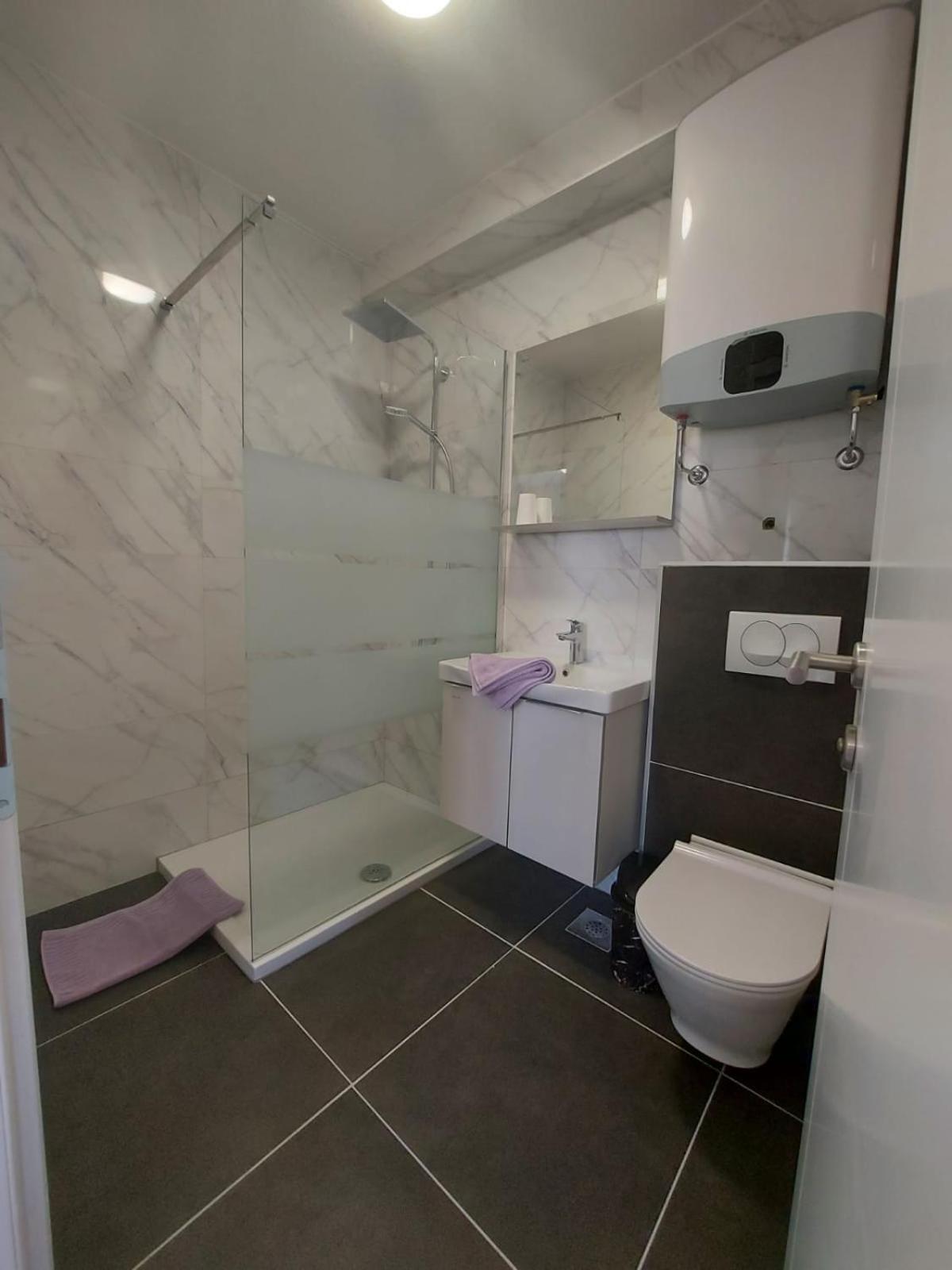 Apartmani Neva Makarska Esterno foto