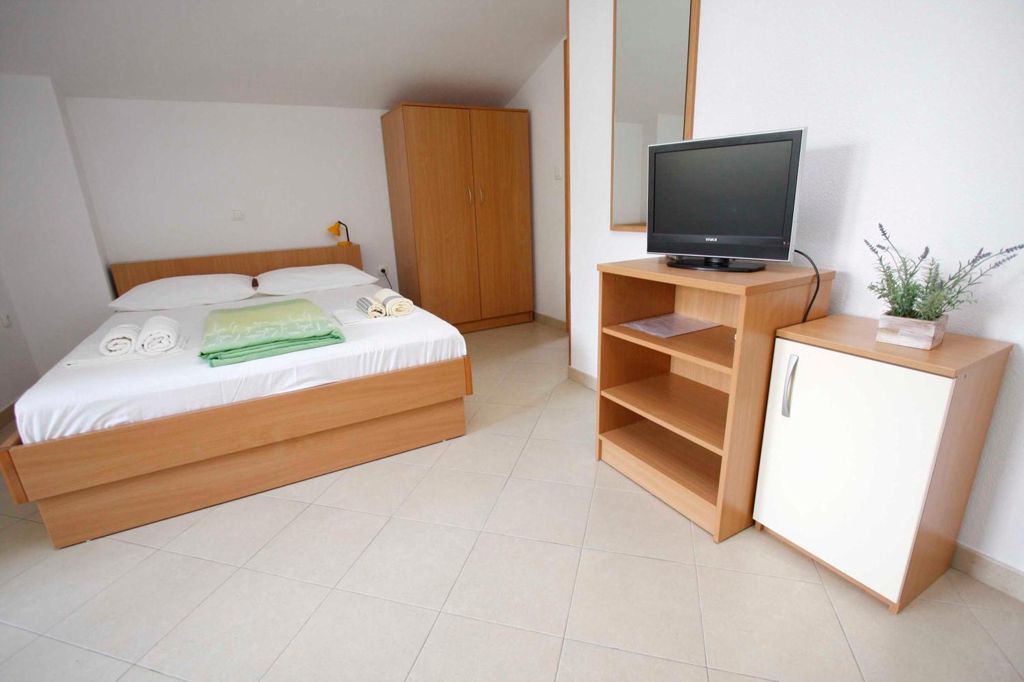 Apartmani Neva Makarska Esterno foto