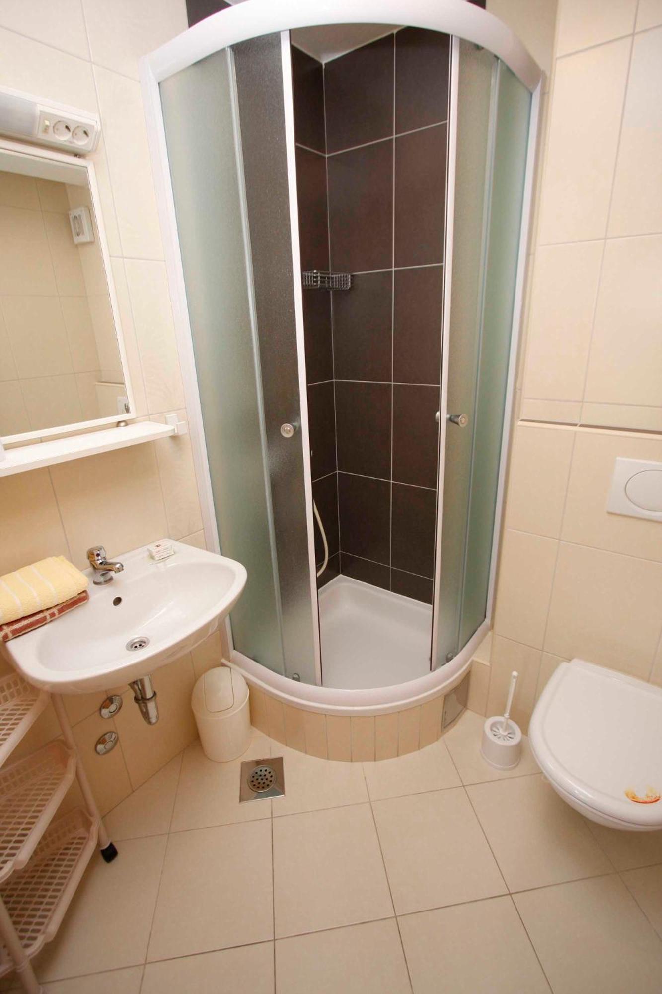 Apartmani Neva Makarska Esterno foto