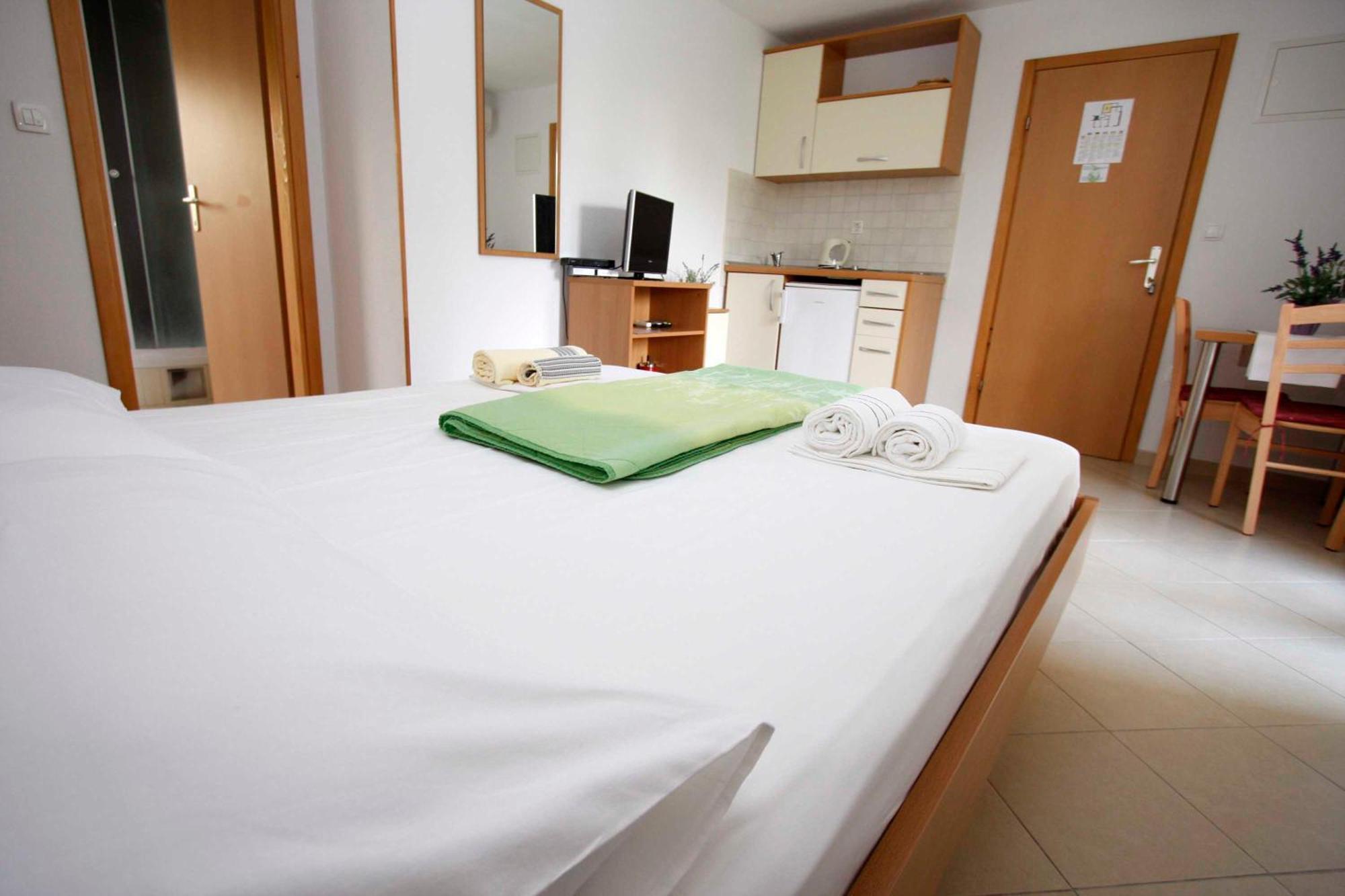 Apartmani Neva Makarska Esterno foto