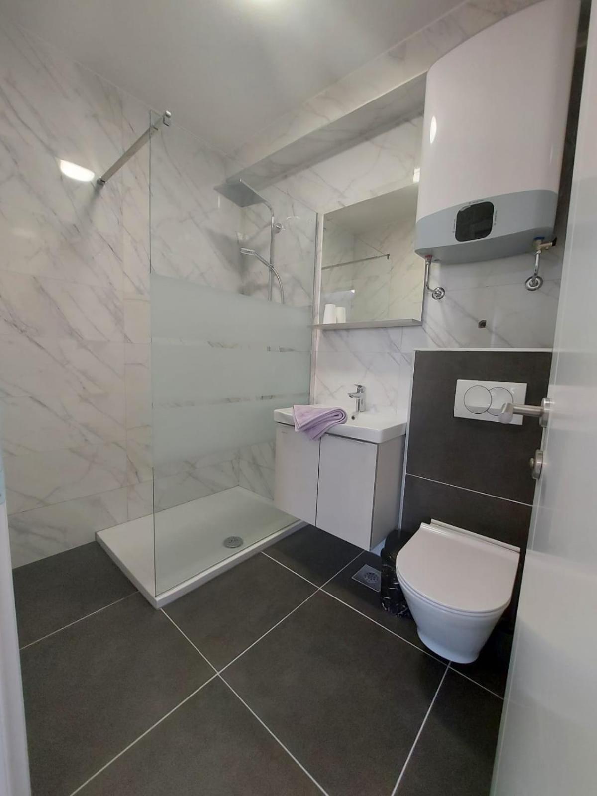 Apartmani Neva Makarska Esterno foto